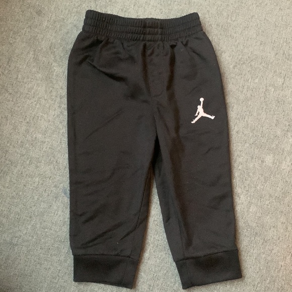 Jordan toddler black and green tracksuit set size 12months - Picture 5 of 7